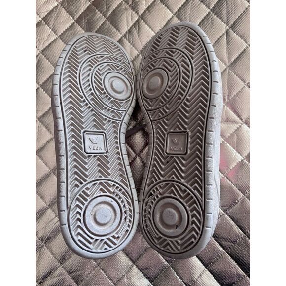 Vega Suede V-10 Sneakers in Fluorescent pink Size 9 - Picture 9 of 12